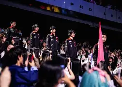 九州娱乐官网-实力碰撞场面激烈，胜者将成为后来者(凭什么后来者居上因为前者不争不抢沙雕)