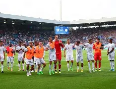 包含巴塞罗那大获全胜,欧冠冠军宝座近在咫尺的词条 包含巴塞罗那大获全胜,欧冠冠军宝座近在咫尺的词条